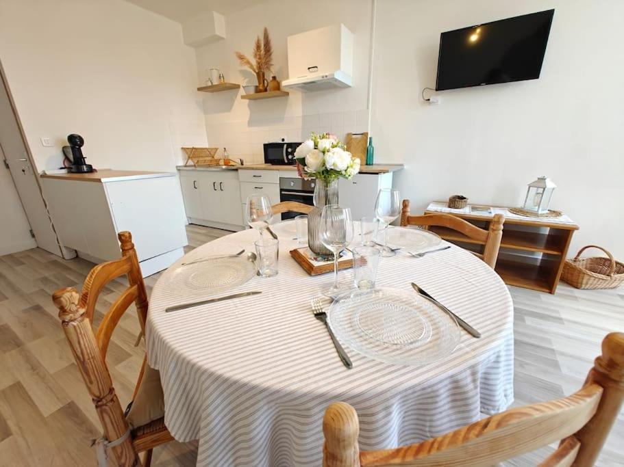 Le Duplex Du Centre - Ideal Pour Un Sejour Detente ! Saint-Savinien Extérieur photo